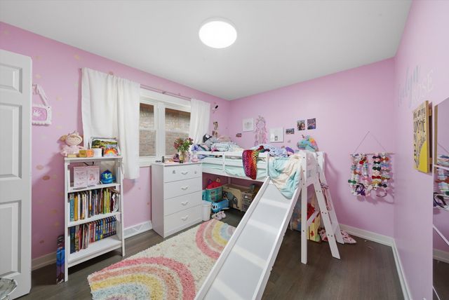 4933 N Keeler Avenue, Chicago, IL 60630