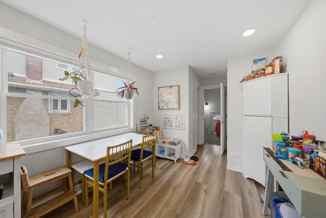 4933 N Keeler Avenue, Chicago, IL 60630