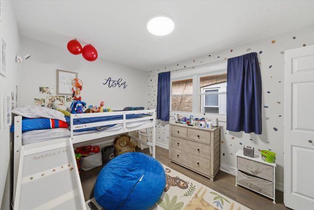 4933 N Keeler Avenue, Chicago, IL 60630