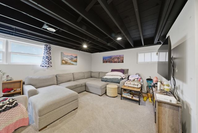 4933 N Keeler Avenue, Chicago, IL 60630