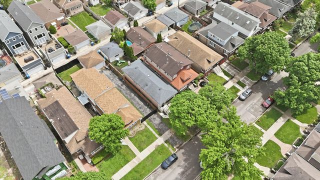 4933 N Keeler Avenue, Chicago, IL 60630