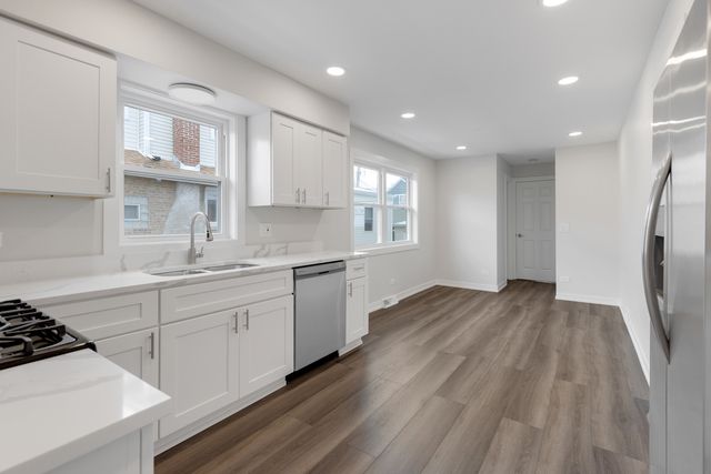 4933 N Keeler Avenue, Chicago, IL 60630