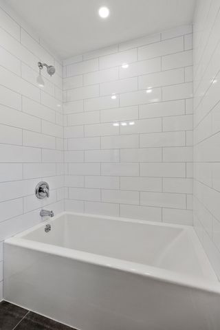 4933 N Keeler Avenue, Chicago, IL 60630