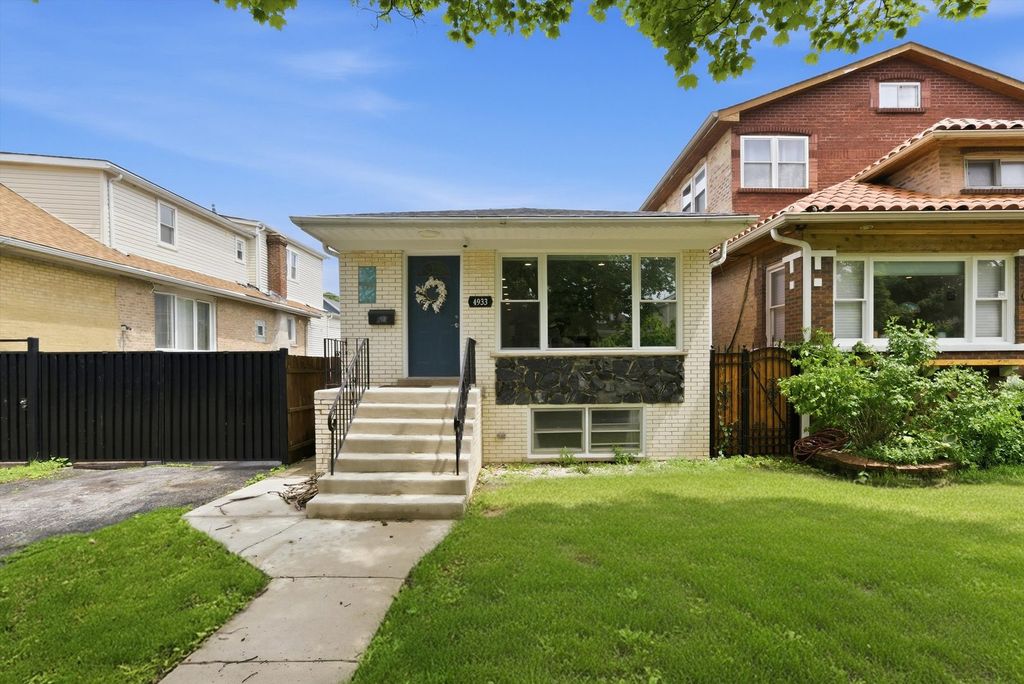 4933 N Keeler Avenue, Chicago, IL 60630