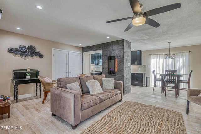 350 Thunderbird Drive 70, El Paso, TX 79912