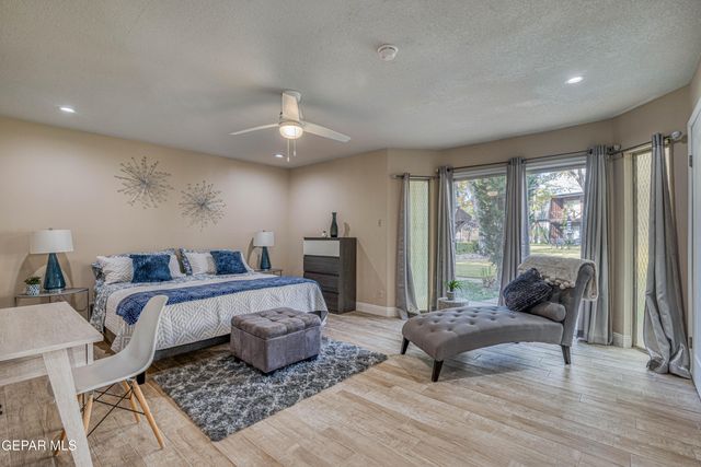 350 Thunderbird Drive 70, El Paso, TX 79912