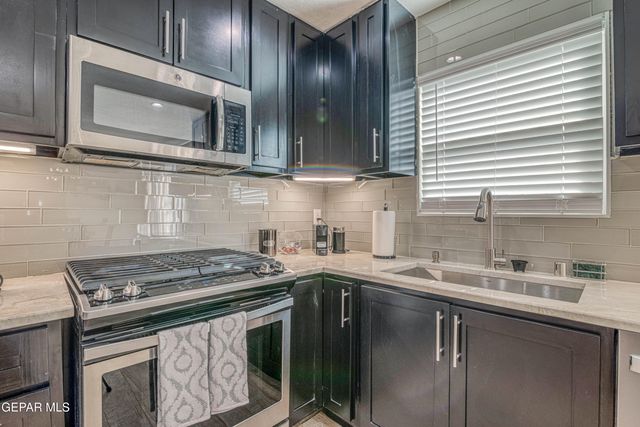 350 Thunderbird Drive 70, El Paso, TX 79912