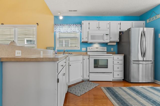 829 9th Ave. S, North Myrtle Beach, SC 29582