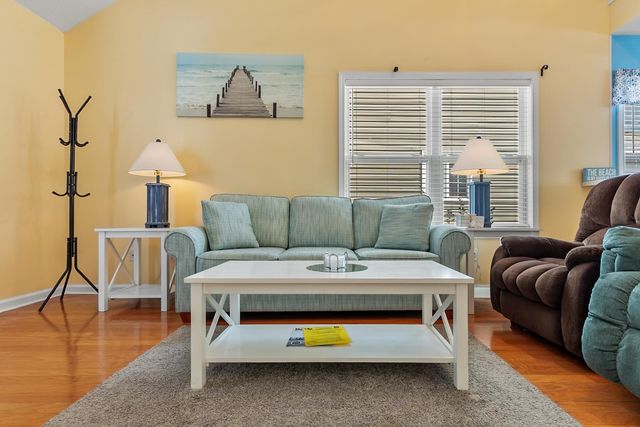 829 9th Ave. S, North Myrtle Beach, SC 29582