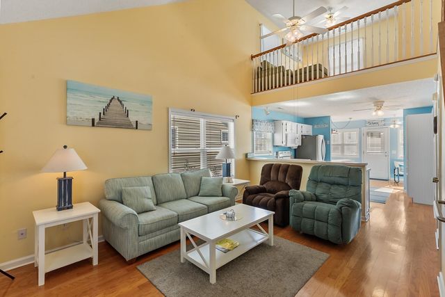 829 9th Ave. S, North Myrtle Beach, SC 29582