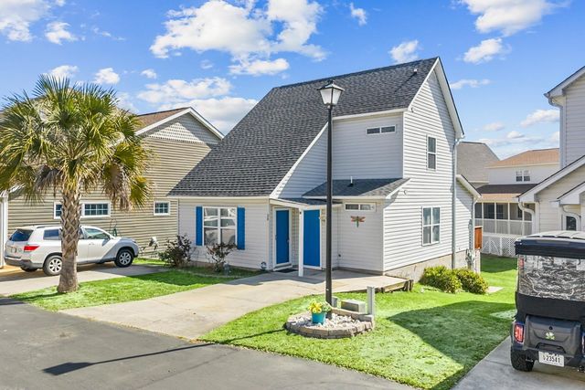 829 9th Ave. S, North Myrtle Beach, SC 29582