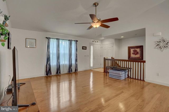 10 WARGO LN, Dillsburg, PA 17019