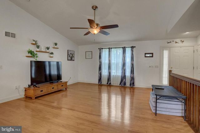 10 WARGO LN, Dillsburg, PA 17019