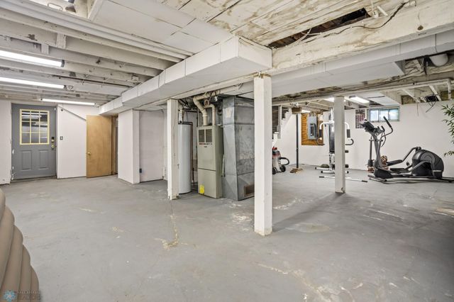 1124 5th Avenue S, Fargo, ND 58103