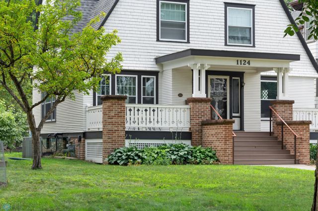 1124 5th Avenue S, Fargo, ND 58103