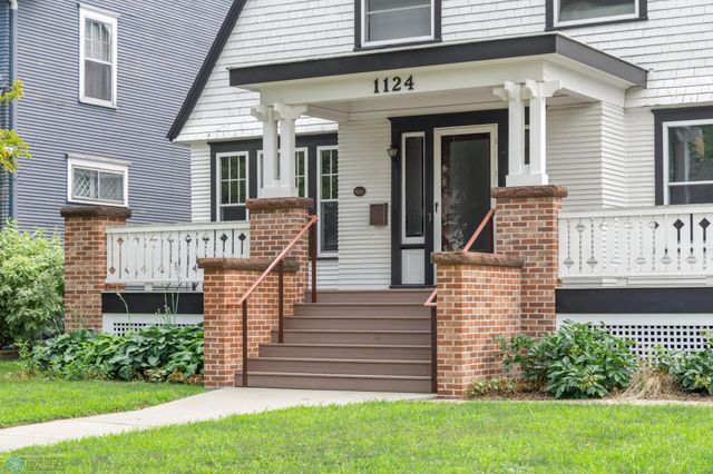 1124 5th Avenue S, Fargo, ND 58103