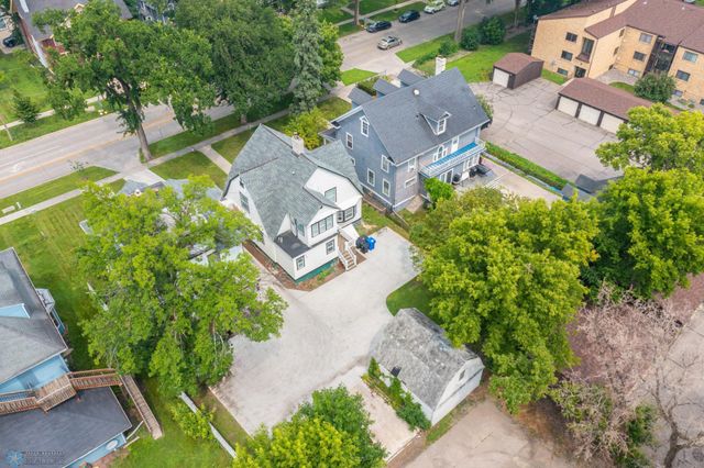 1124 5th Avenue S, Fargo, ND 58103