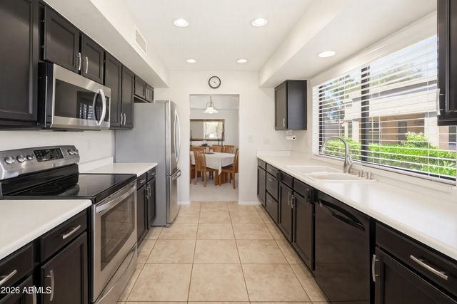 9322 W TOPEKA Drive, Peoria, AZ 85382