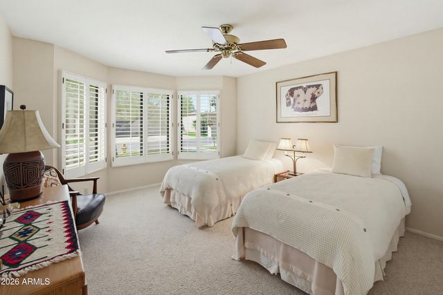 9322 W TOPEKA Drive, Peoria, AZ 85382