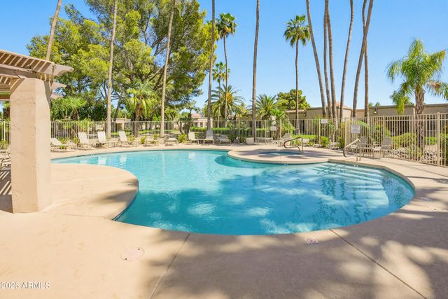 9322 W TOPEKA Drive, Peoria, AZ 85382