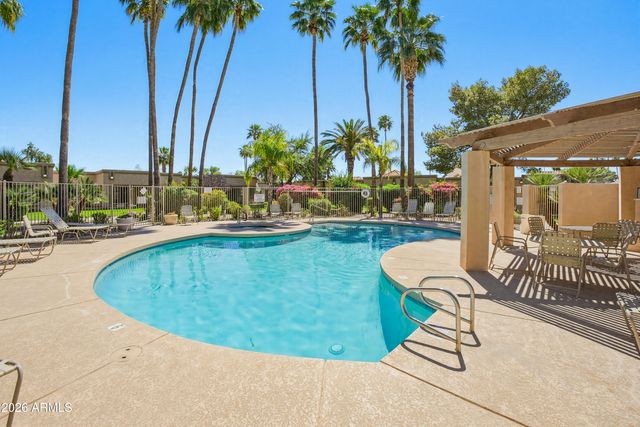 9322 W TOPEKA Drive, Peoria, AZ 85382