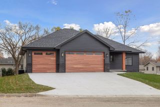 1231 Bellflower Lane NE, Owatonna, MN 55060