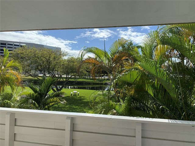 8325 SW 72nd Ave 305C, Miami, FL 33143