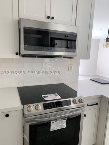 8325 SW 72nd Ave 305C, Miami, FL 33143