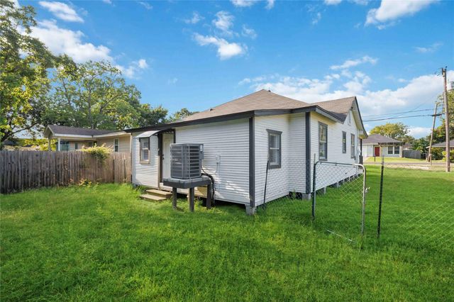 6414 Woodrow Street, Texas City, TX 77591