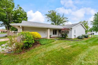 166 Laurel Plaza 166c, Monroe, NJ 08831