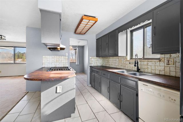 16030 W 75th Place, Arvada, CO 80007