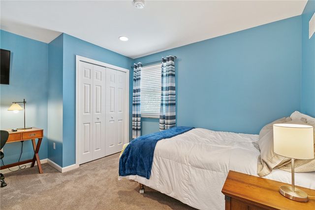 1610 Gill Hall Rd, Jefferson Hills, PA 15025