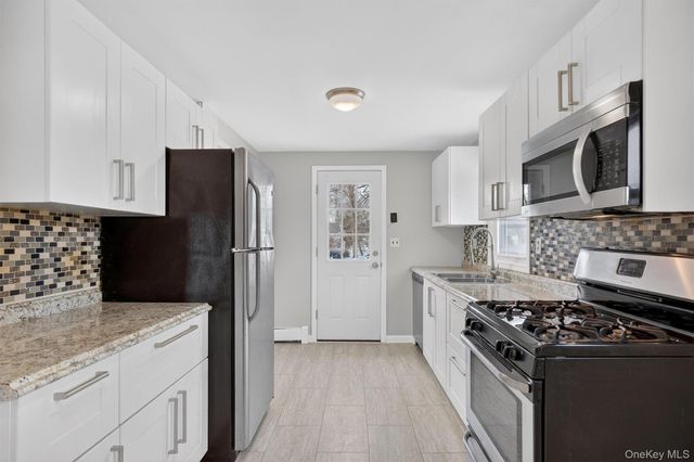 23 Bridle Path, Newburgh, NY 12550