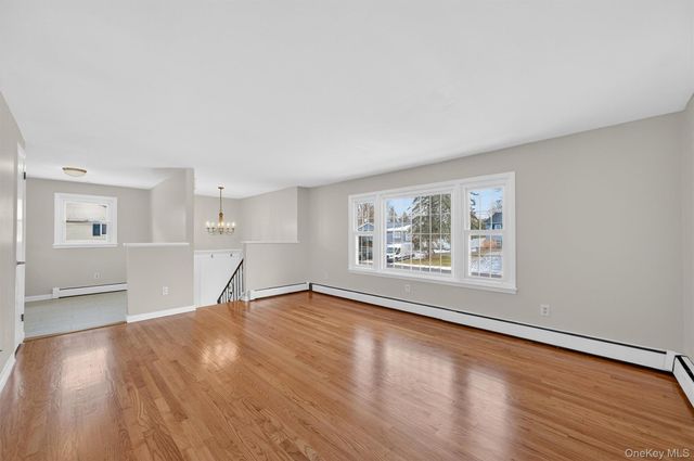 23 Bridle Path, Newburgh, NY 12550