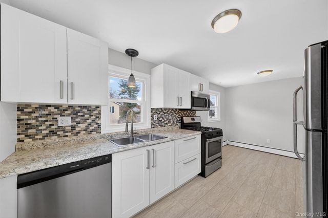 23 Bridle Path, Newburgh, NY 12550