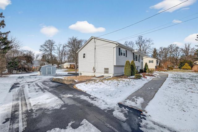 23 Bridle Path, Newburgh, NY 12550