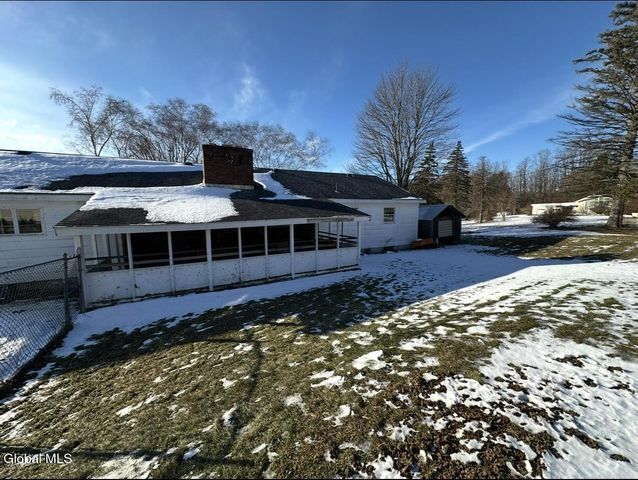 106 Country Ridge Court, Amsterdam, NY 12010