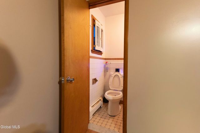 106 Country Ridge Court, Amsterdam, NY 12010