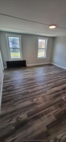 133 Mendon St B, Uxbridge, MA 01569