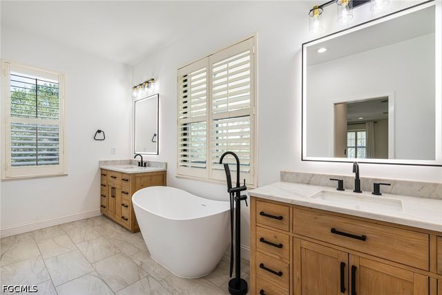12200 Caisson LN, Fort Myers, FL 33912