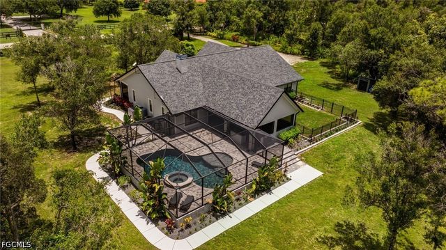 12200 Caisson LN, Fort Myers, FL 33912