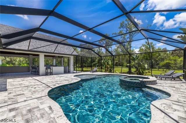 12200 Caisson LN, Fort Myers, FL 33912