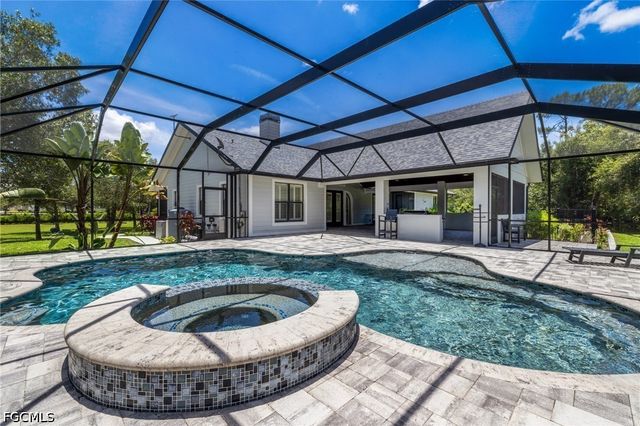 12200 Caisson LN, Fort Myers, FL 33912