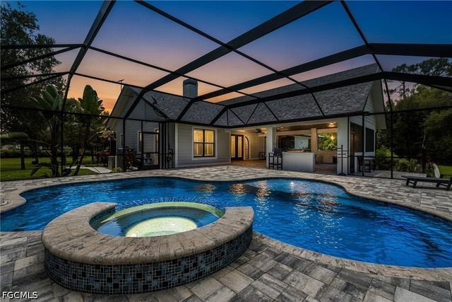 12200 Caisson LN, Fort Myers, FL 33912