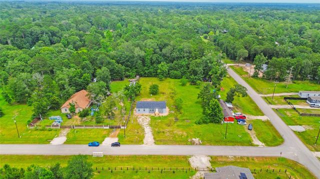 72 Road 3371b, Cleveland, TX 77327