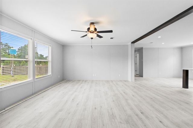 72 Road 3371b, Cleveland, TX 77327