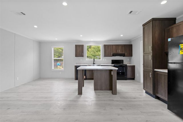 72 Road 3371b, Cleveland, TX 77327