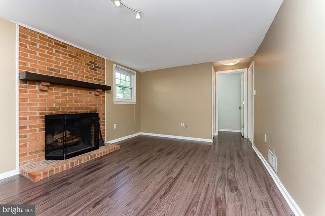 8415 HOLLIS LN, Vienna, VA 22182