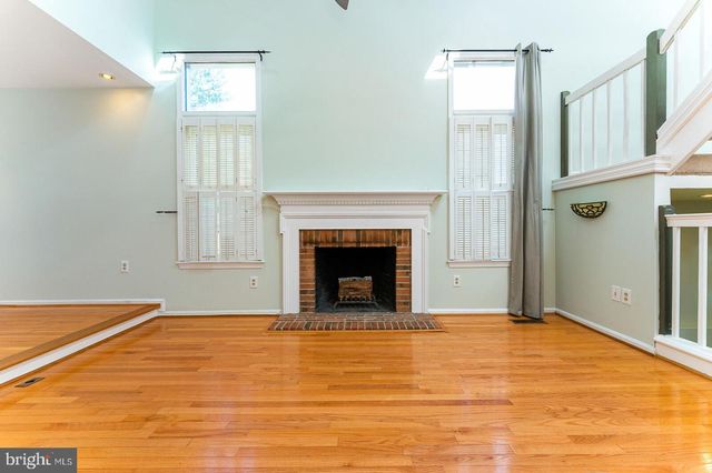 8415 HOLLIS LN, Vienna, VA 22182