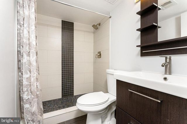 8415 HOLLIS LN, Vienna, VA 22182